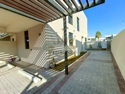 End Corner 3BR+Maid| Park&Pool Facing| Single Row