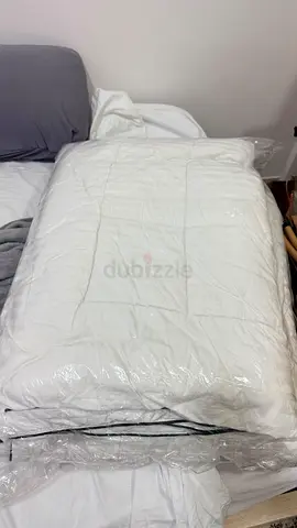 KINGSIZE HOMECENTRE White Quilted Duvet / Comforter - Like New