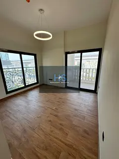 Near To Metro |Close To Arcadia School | Spacious