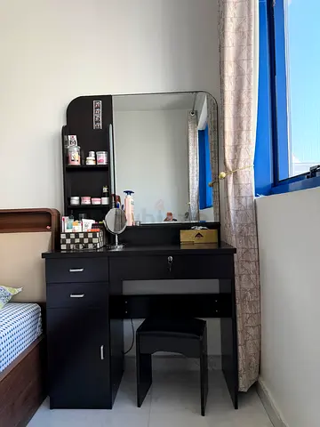 Dark Wood Dressing Table with Mirror and Stool ( Made in Thailand)