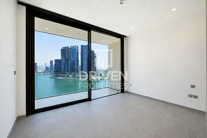Canal View | Spacious Layout | Island Kitchen
