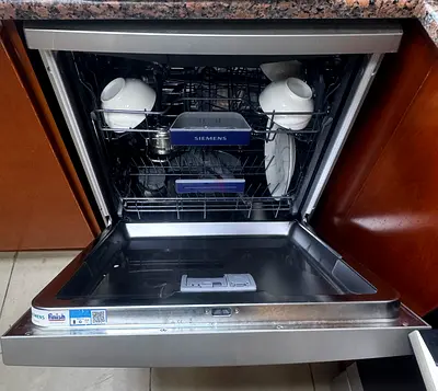 Siemens IQ 300 free standing dishwasher - good working condition