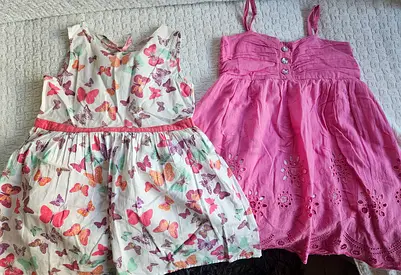 18 pieces Girls bundle clothes and shoes 4-5y