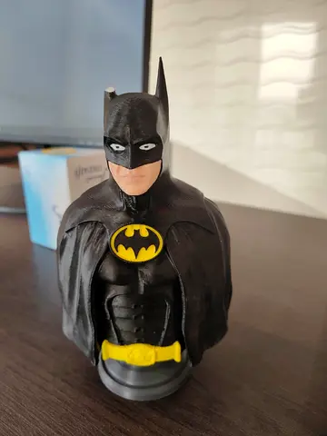 Batman figurine (damaged)