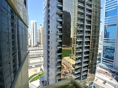 Well maintain| Lake view| Near Metro