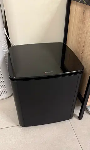 Bose Bass Module 700 Subwoofer with smart sound bar 700 with box in excellent condition