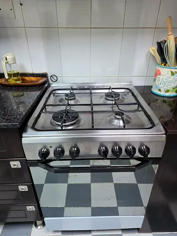 Gas stove