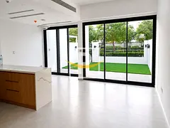 Hot Deal | Single Row | Spacious and Bright