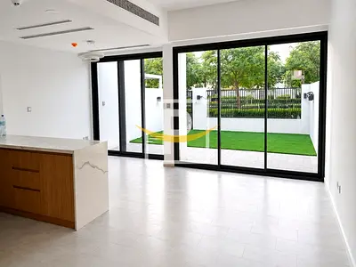 Hot Deal | Single Row | Spacious and Bright