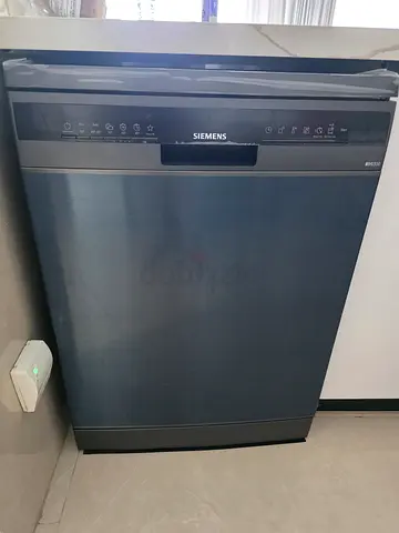 Siemens Black Dishwasher three racks wifi technology like new just 4 month used