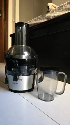 Philips Centrifugal Juicer with Pitcher - Good Working Condition