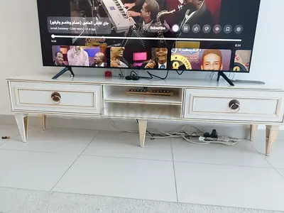 TV Unit/shelf excellent condition