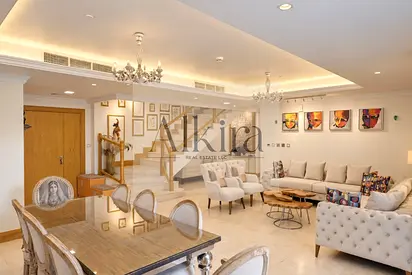 PRIVATE GARDEN | SPACIOUS 3BR DUPLEX | VACANT