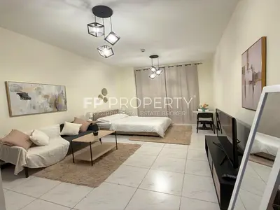 CHILLER FREE /FULLY FURNISHED / POOL VIEW /VACANT