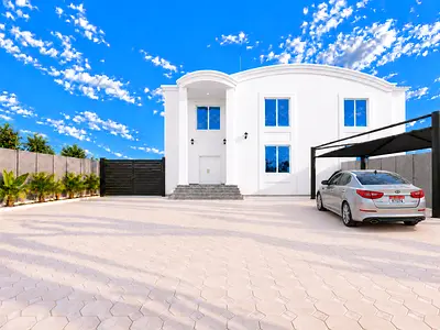 5 Bedrooms Private villa with Driver Room