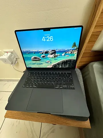 MacBook Air M4 2025 15-inch Midnight | Like New | 16GB RAM | Box