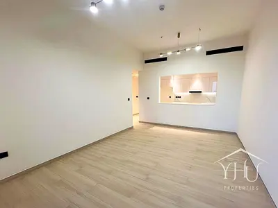Bright & Spacious | Vacant | Unique Home