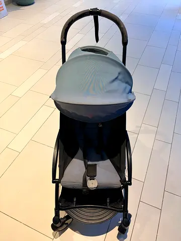 YOYO, Lightweight foldable single stroller with canopy - good condition