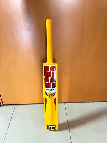 SS Yellow Junior Cricket Bat size 5 - almost Brand new Condition