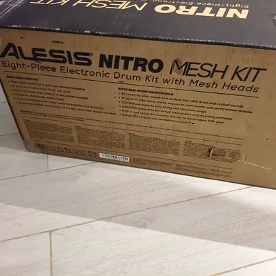 Alesis Nitro Mesh kit 8 piece