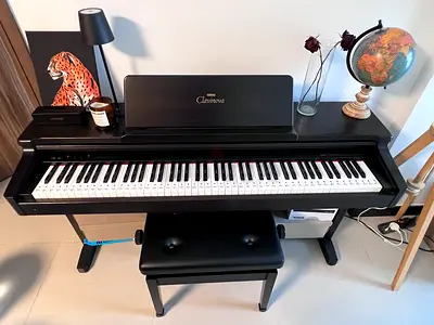 Yamaha Clavinova digital piano CLP-133 - with bench and headphones