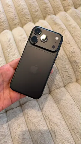 iPhone 18 Pro black, 512 GB,  battery health 100%.