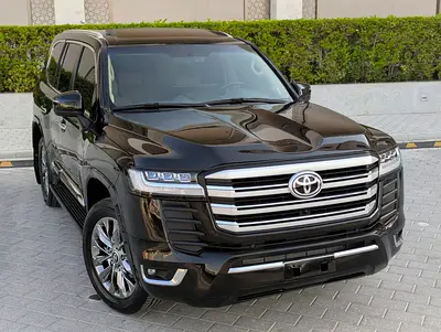 Toyota Land Cruiser 2015 VXR GCC Specs Facelifted 2026 Full Option V8 4.6L Well-maintained