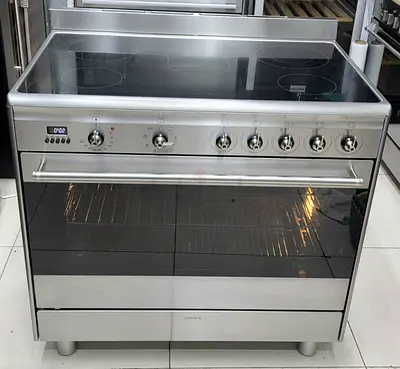 Smeg new model electric 5 burner cooker for sale
