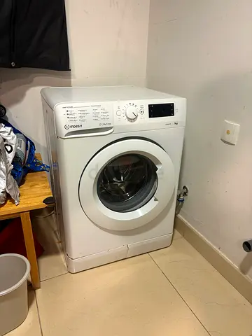 Front-load Indesit Washing Machine 7kg - Good Working Condition