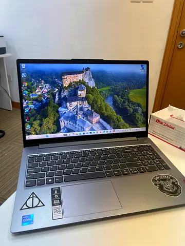 Lenovo Slim 3i - Intel i7-13620H, 16GB RAM, 1TB SSD, 15.3" FHD+