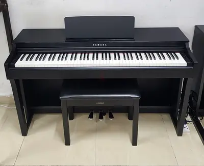 The Yamaha Clavinova CLP-625B (Black finish) is an entry-level digital piano from Yamaha's CLP-600