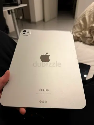 iPad Pro m4 100 percent battery 11inch