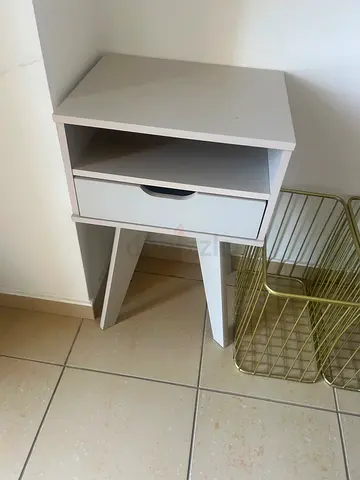 White single-drawer bedside table / nightstand
