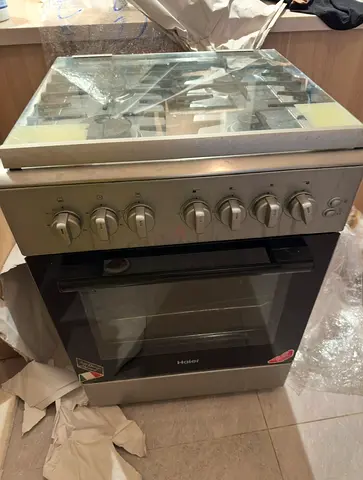 Haier freestanding gas cooker with oven – good working condition