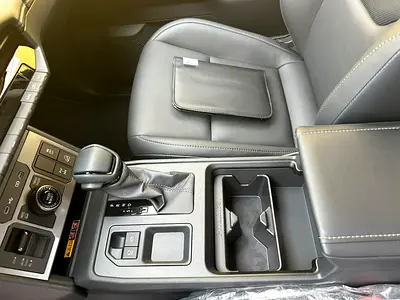 2026 Toyota HILUX — миниатюра 12