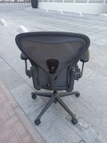 Aeron Remastered Herman Miller Chair Graphite Size B Original Receipt available