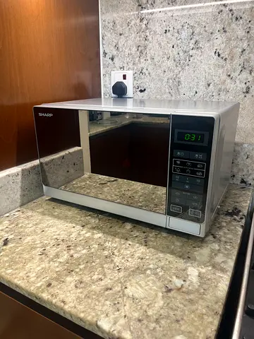 Sharp Microwave for sale – Excellent Condition