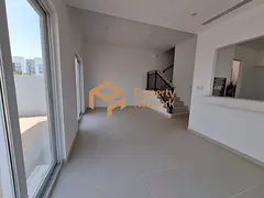 Corner| Single row| Direct on Park | Best Location