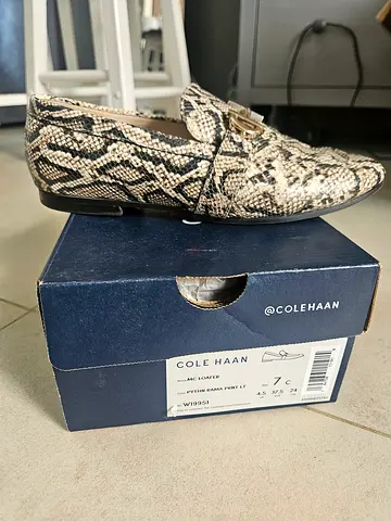 Cole Haan snakeskin-patterned women's loafers, size 7C (pre-owned)