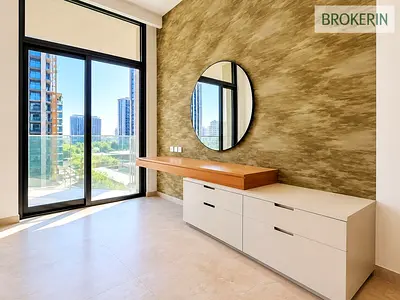 NEW MODERN STUDIO, GREAT SETTING, SEAMLESS TRAVEL