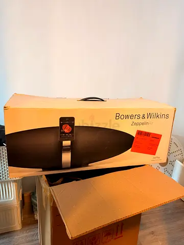 Bowers & Wilkins Zeppelin Wireless Speaker (Original Box)