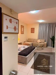 Studio for rent in Tulip Tower with a beautiful sea view. Second occupant, no security deposit. Enjo