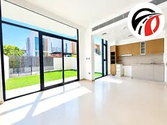 Vacant 3Bed+Maid Room | Single Row | Near Pool