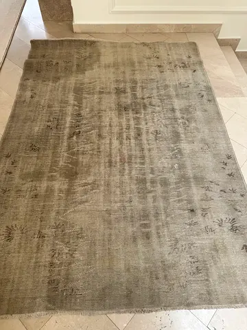 Large neutral beige/grey modern area rug - gently used - Turkish made (250 x 175 cm)