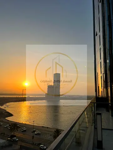 غرفتان وصالة VIP بإطلالة بحرية وبلكونة في الممزر – ممر التعاون