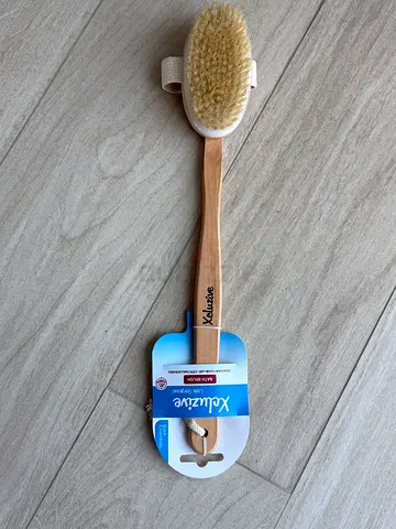 Xcluzive Wooden Bath Brush With Natural Bristles