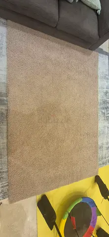 Beige large rug - great condition, 200x300cm. Barely used! Excellent deal!