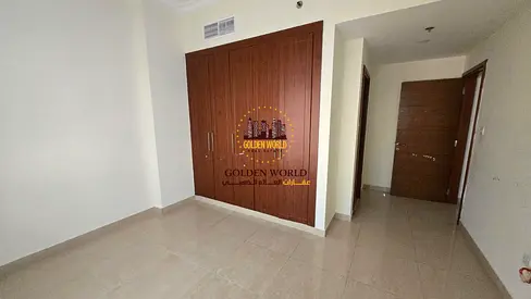 غرفة وصالة للإيجار في الشارقة المجاز 2 بالقرب من شارع جمال عبد الناصر مع بلكونة بالمطبخ وإطلالة فل مفتوحة وبانوراما وغرفة ماستر وحمامين وخزائن بالحائط