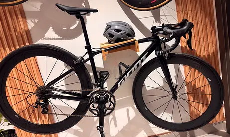 🚴♂️ FOR SALE: GIANT ROAD BIKE size 48 WITH 64MM CARBON