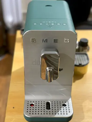 SMEG BCC13 Fully Automatic Coffee Machine – Emerald Green